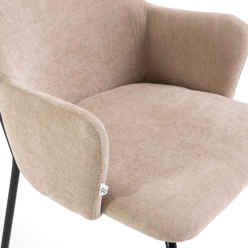 Rachele – Poltroncina in tessuto con gambe in metallo