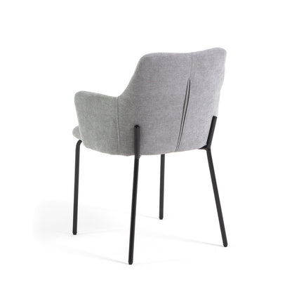 Rachele – Poltroncina in tessuto con gambe in metallo
