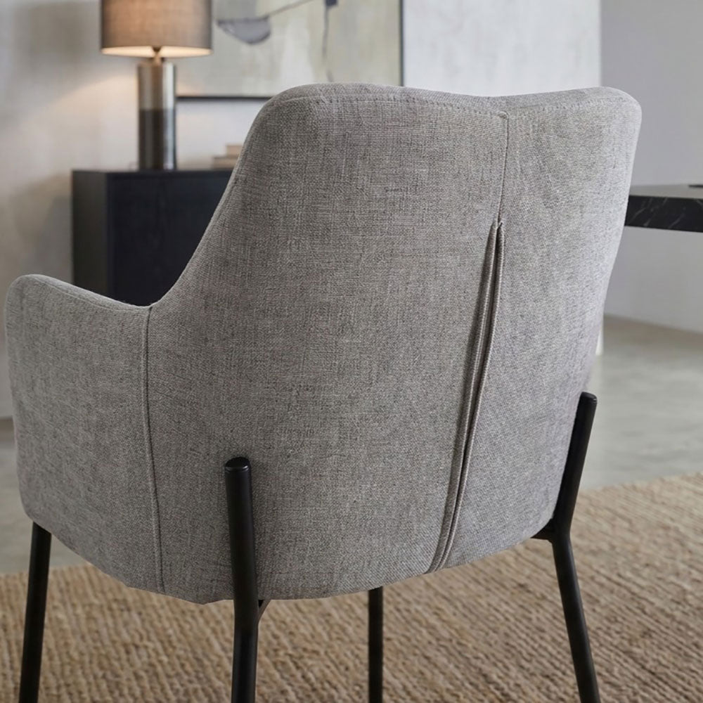 Rachele – Poltroncina in tessuto con gambe in metallo
